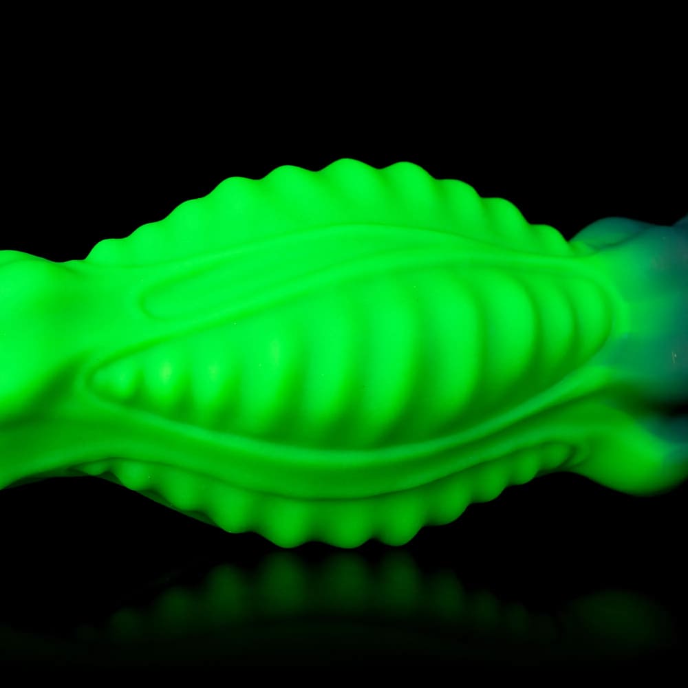 Tyrant-Alien-Ribbed-Fantasy-Dildo