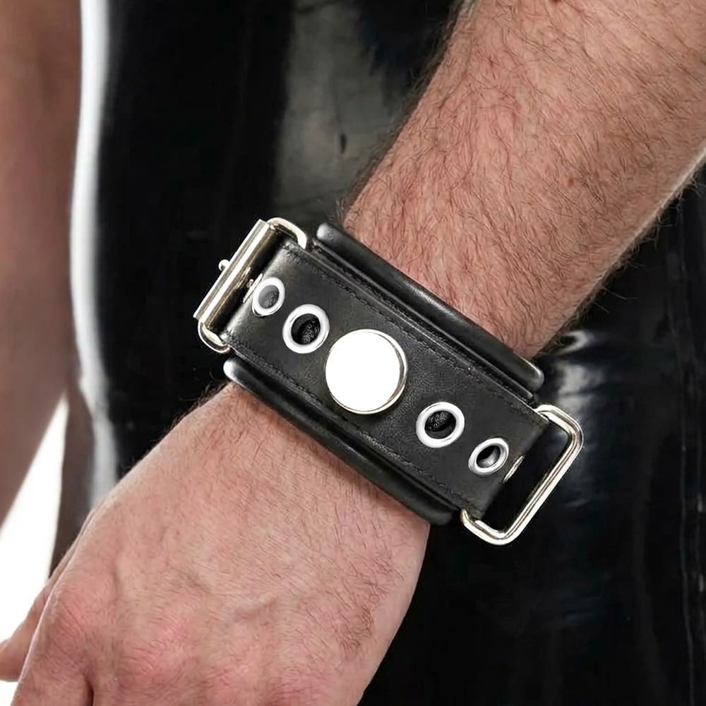 JulietToys-Leather-Handcuffs-with-Padded-Wrist-Support