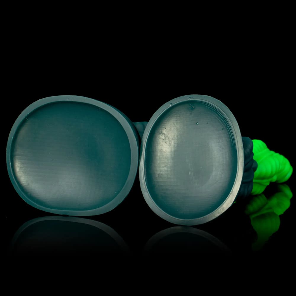 Tyrant-Alien-Ribbed-Fantasy-Dildo