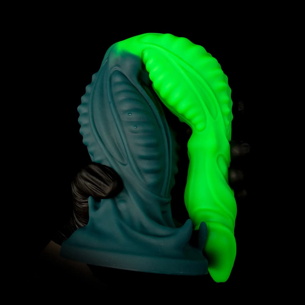 Tyrant-Alien-Ribbed-Fantasy-Dildo