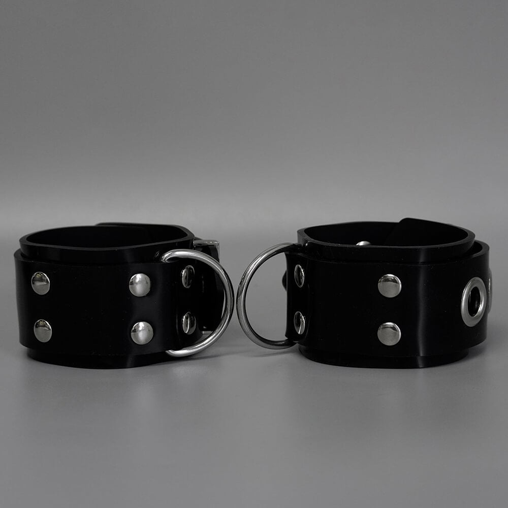 kbboy-silicone-restraint-cuffs